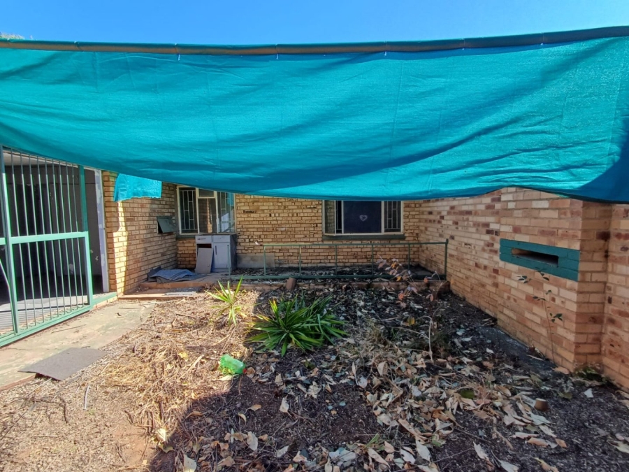 4 Bedroom Property for Sale in Lourenspark North West